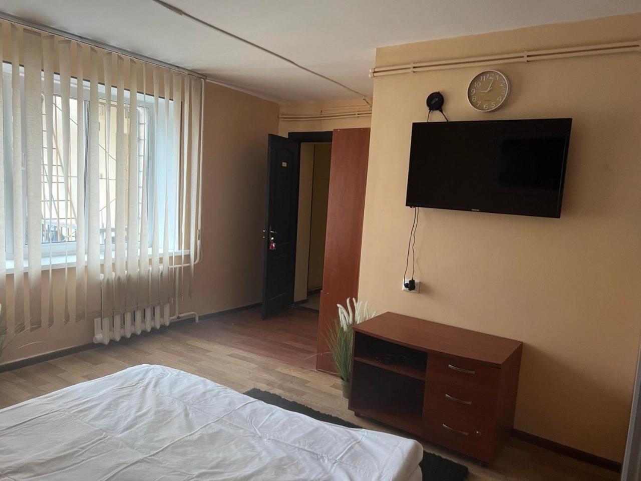 Hostel Krone Gok Zatishok Kiev Luaran gambar